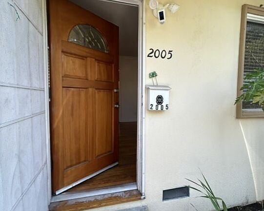 5th image of 2005 Federal Ave #2005