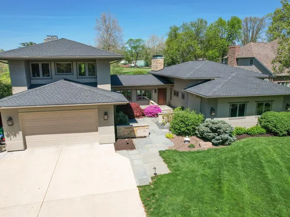 60 Greencroft Dr, Champaign, IL 61821