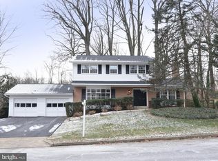6621 Kerns Rd, Falls Church, VA 22042