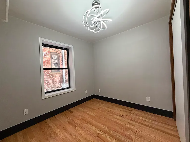 24 Reed St #2E — Photo 4