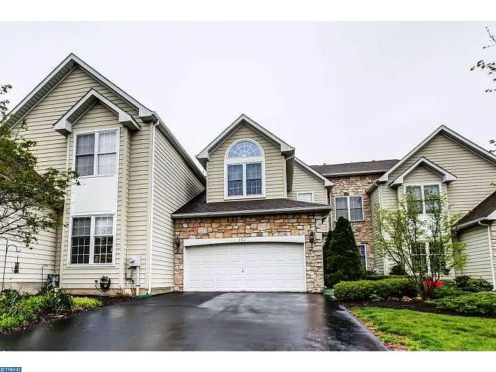 192 Birkdale Dr photo 1