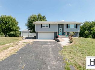 927 Plains Dr, Junction City, KS 66441