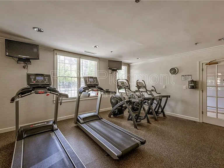 1735 Peachtree St NE #226 — Photo 34