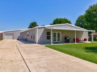 32218 Robin Ln, Waller, TX 77484