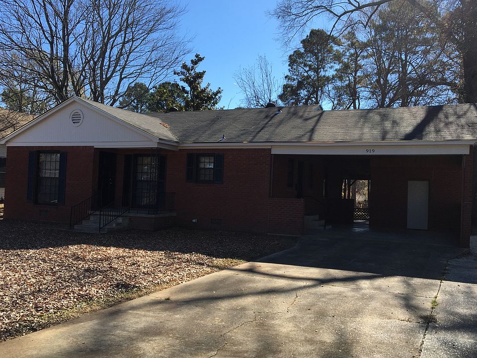 1st image of 919 W Grumbles St