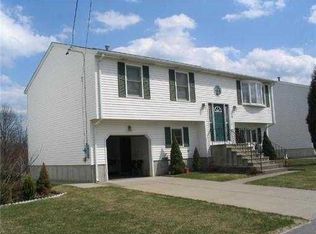 29 Curran Rd, Cumberland, RI 02864