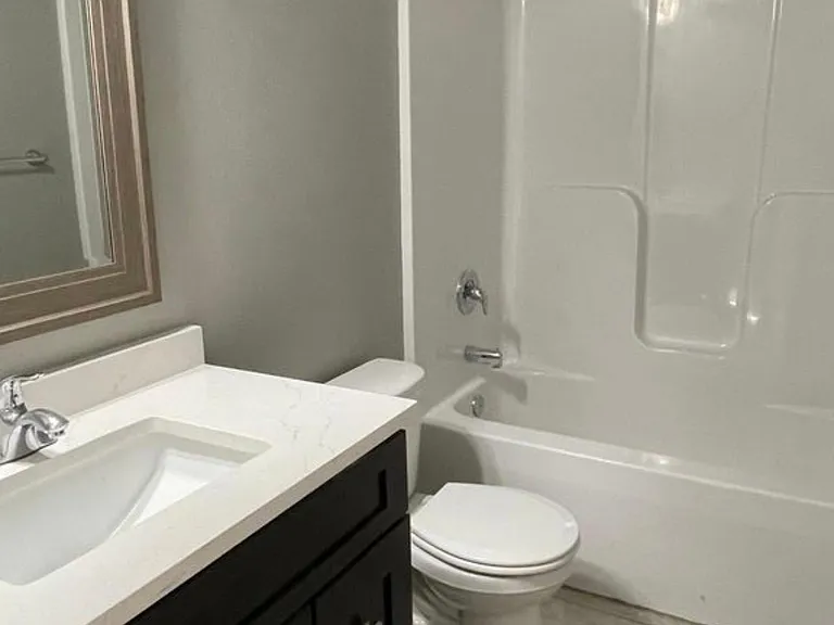 453 S Main Ave — Photo 5
