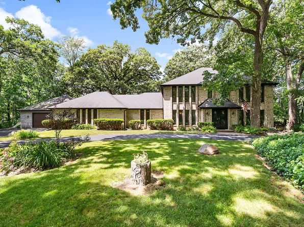 39W784 Deerhaven Trl, St Charles, IL 60175