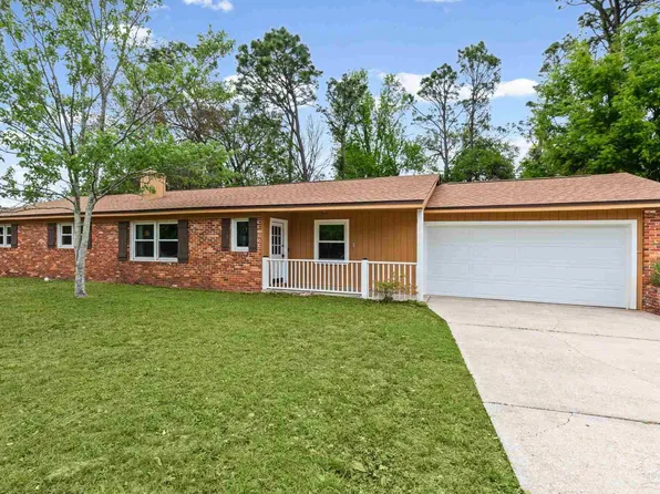 2958 Swan Ln, Pensacola, FL 32504