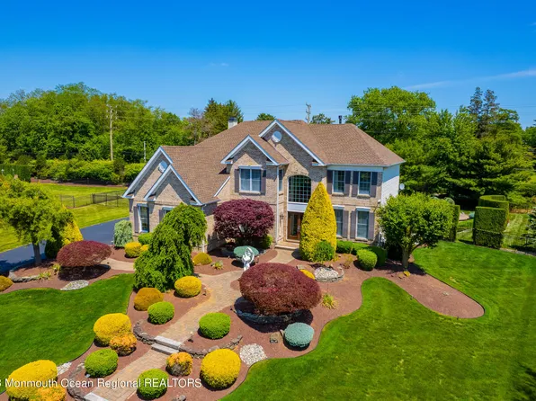 16 Country View Drive, Freehold, NJ 07728