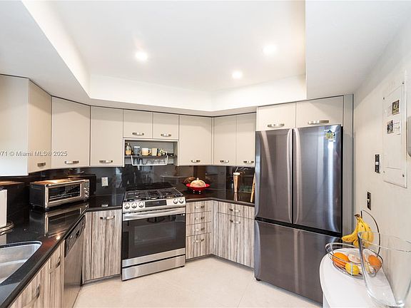 5th image of 723 Biltmore Ct #723