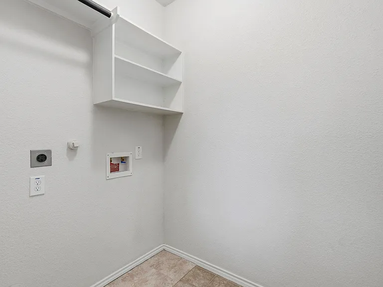 3410 Golden Amber Ct — Photo 13