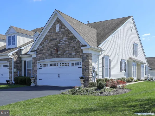 42 Komen Ct, Sellersville, PA 18960
