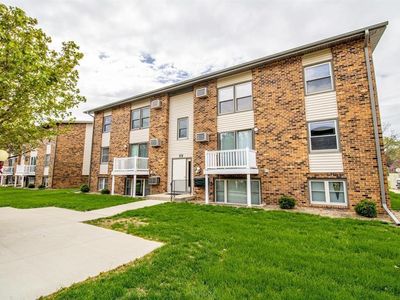 506 Commercial St APT D, La Porte City, IA, 50651