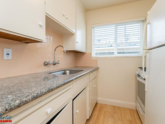 3rd image of 2354 Pruneridge Ave APT 4