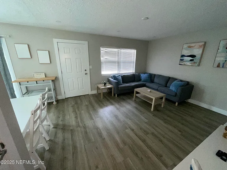 318 Arricola Ave #101 — Photo 45