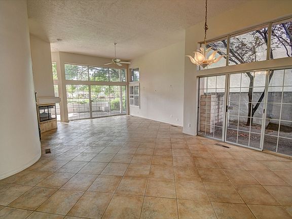3rd image of 6524 Glen Oak NE