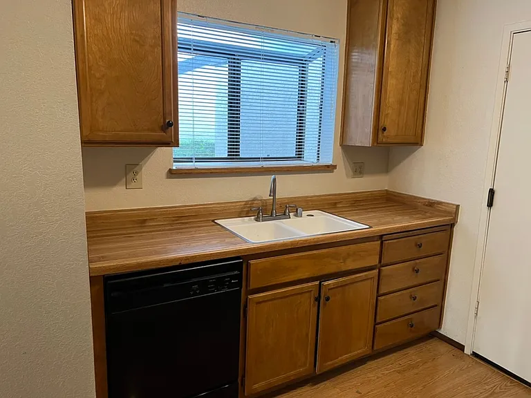 1114 Cedar Creek Dr #3 — Photo 20