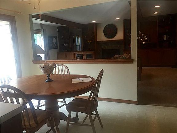 3rd image of 6915 Morningdew Blvd