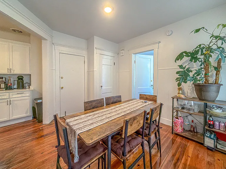 246 Nicoll St #1R — Photo 20