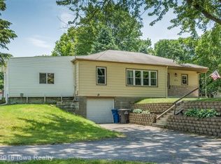 2013 E 42nd St, Des Moines, IA 50317