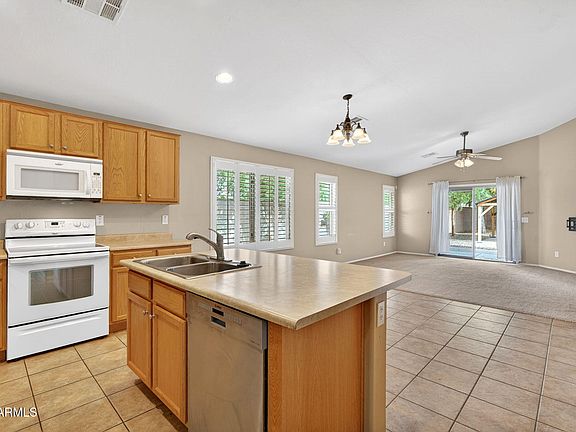 4th image of 42059 W Cheyenne Drive