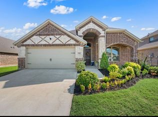 521 Hillcrest Cir, Justin, TX 76247