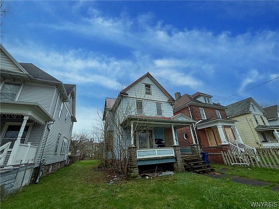 2nd image of 1879 Pierce Ave