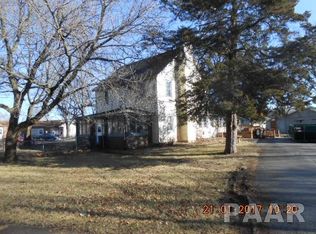 512 Fremont St, Henry, IL 61537