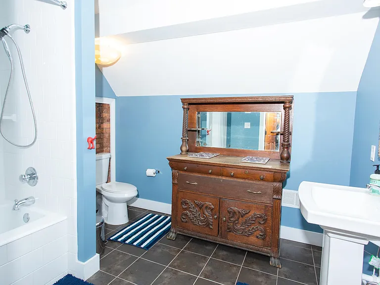 Second upstairs bath