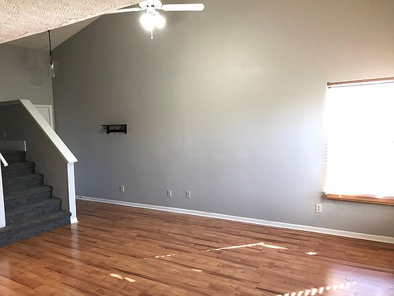 2nd image of 4450 Connaught Dr W