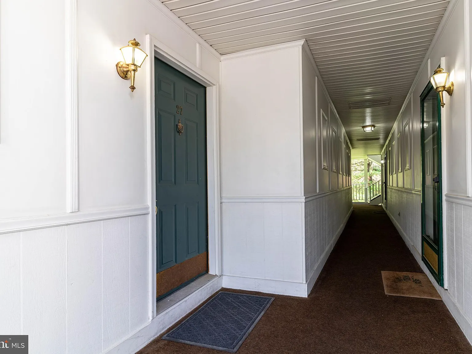 2 bed, 1100 sqft, $2,400 — Photo 3