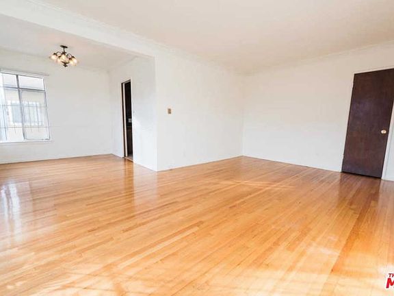 3rd image of 1255 N Mansfield Ave APT 1