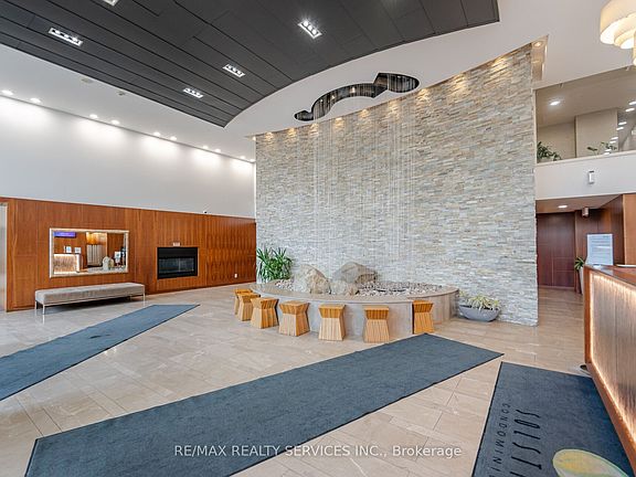 5th image of 225 Webb Dr #810