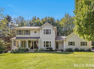 2489 Carrington Rd NE, Grand Rapids, MI 49525