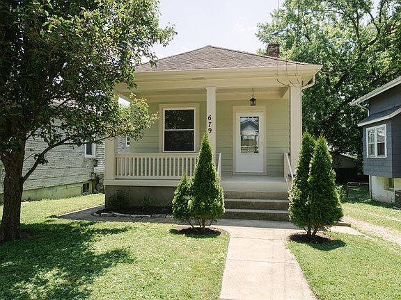 3rd image of 679 Elliott Ave