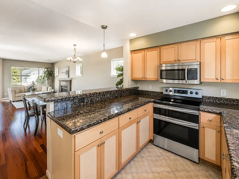 5622 Fauntleroy Way SW #B — Photo 2