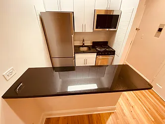 Rented by Metropolis Real Estate of Manhattan