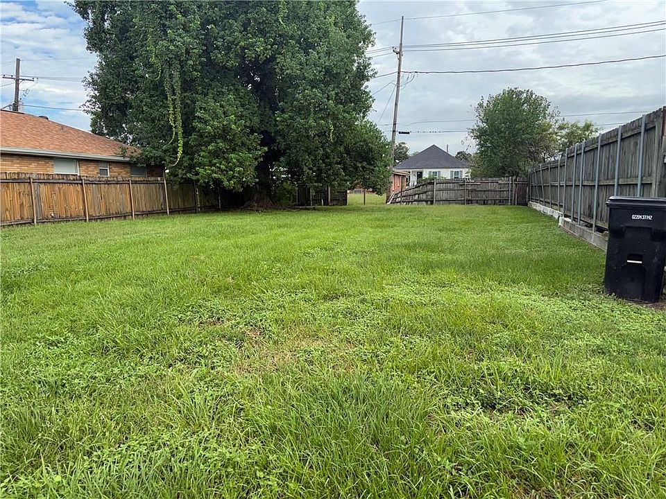 2nd image of 2401 Congressman Hebert Dr