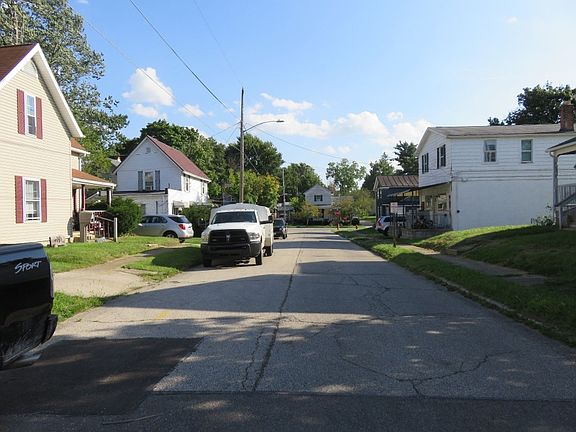 5th image of 12 Oak St