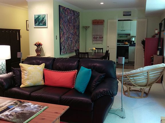 3rd image of 10601 Weymouth St #10601