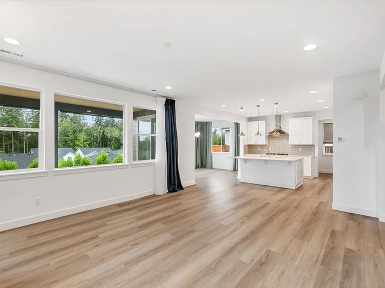 4510 Bristol Ln SE — Photo 4