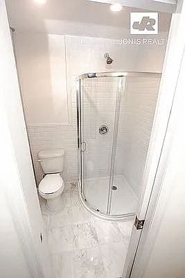 Rented by Jonis Realty | media 6