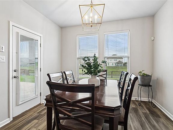 4th image of 945 Channel Bend Ct