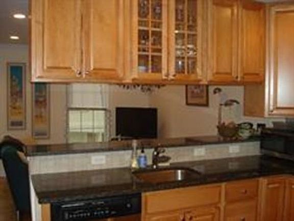 3rd image of 47 Chestnut St APT 5