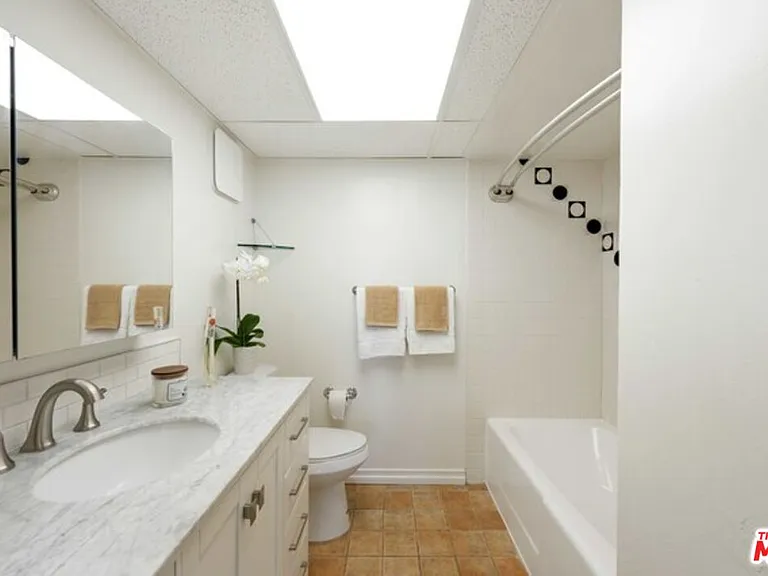 10535 Wilshire Blvd #1210 — Photo 19