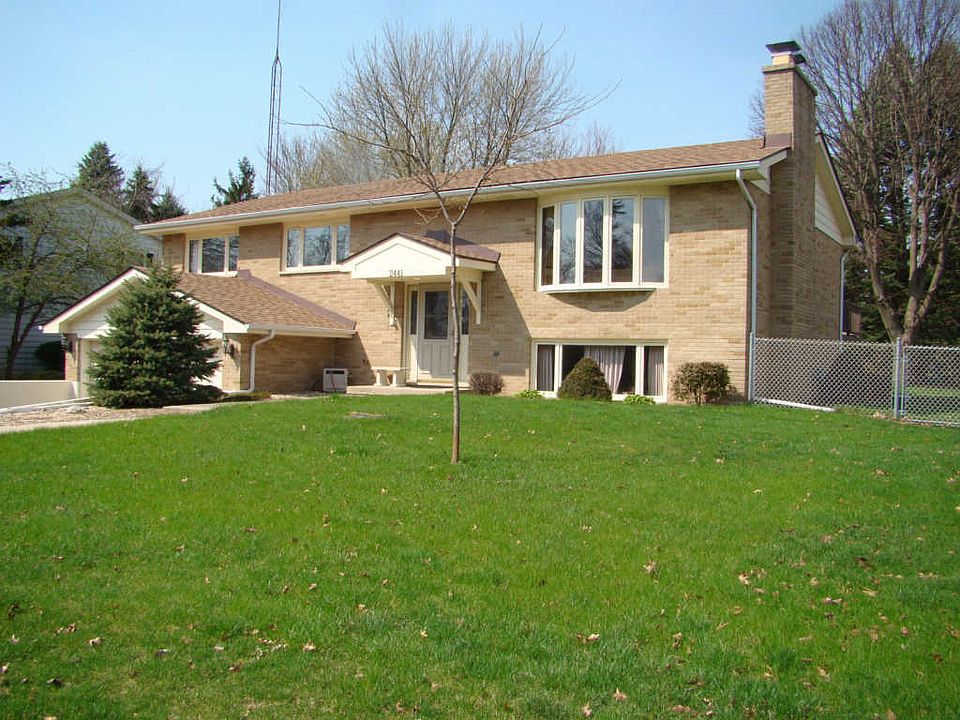 1st image of 2441 Cambridge Dr