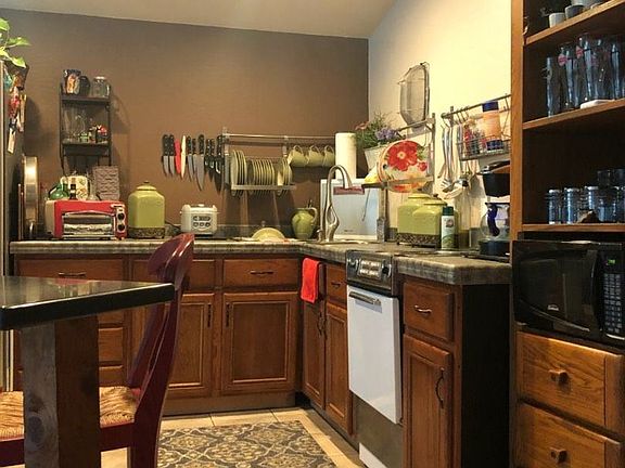 4th image of 1132 Highland Heights Ln