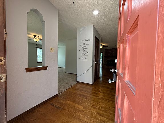 3rd image of 2027 S Wellington Ave