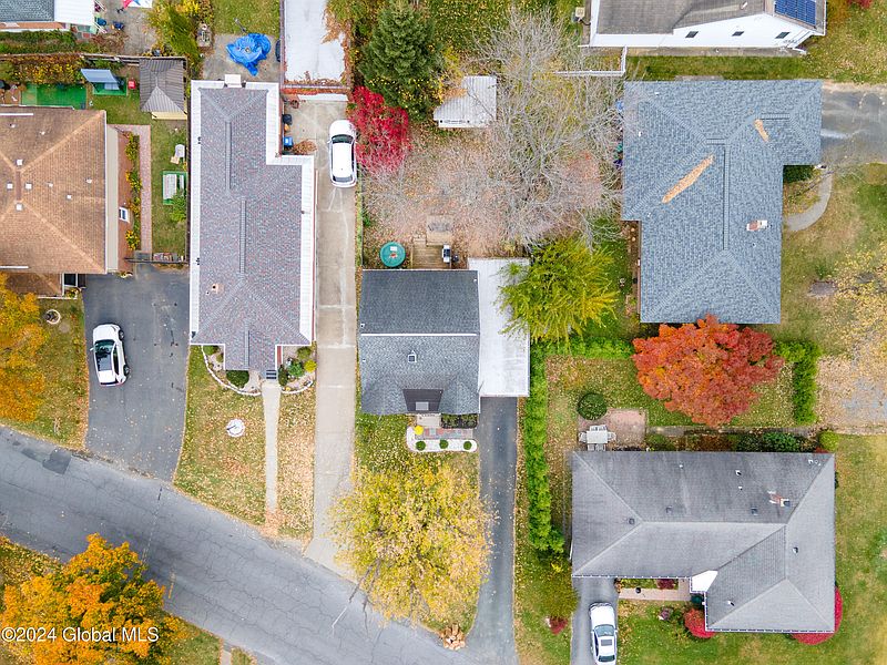 3rd image of 177 Berkshire Boulevard